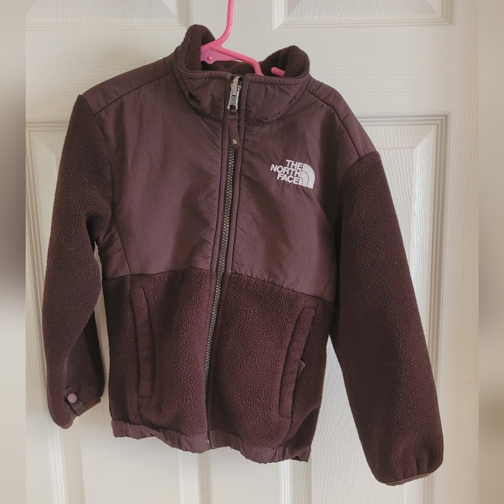 Girl's brown North Face fleece jacket. Size xs.